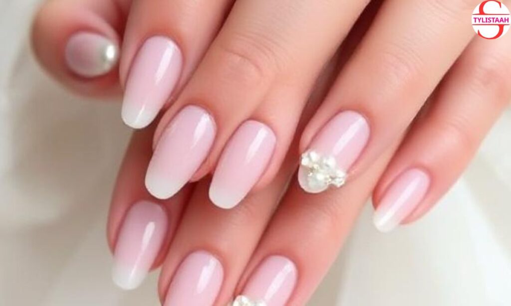 nude-short-bridal-nails-with-pearls