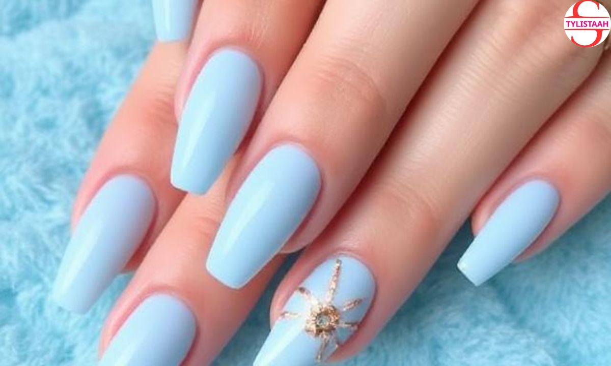 40-irresistible-light-blue-nail-designs-to-try-in-2025
