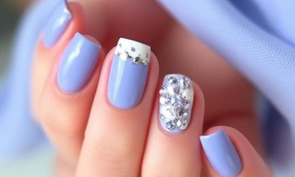 Elegant Periwinkle Nail Design