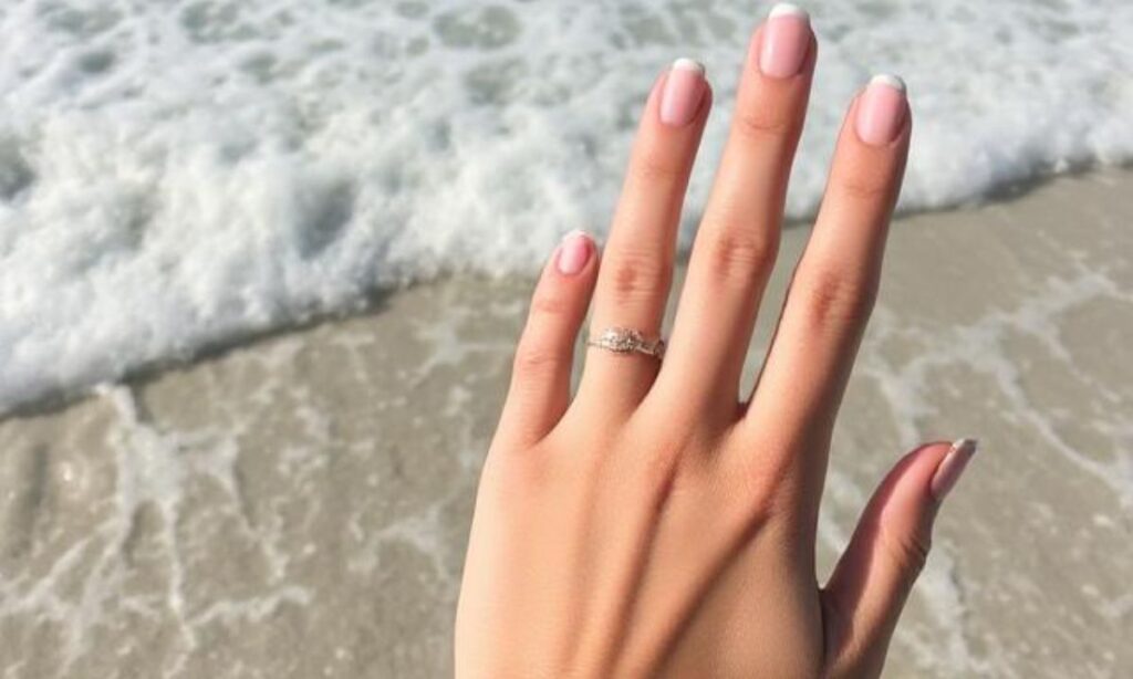  Ocean Wave Summer Beach Short Nails