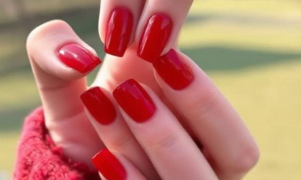 _Short Square Red Nails