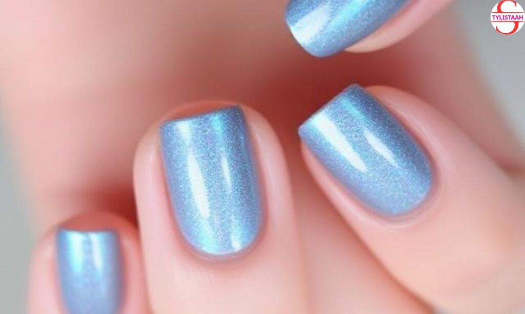 blue-grey-aura-nail-art