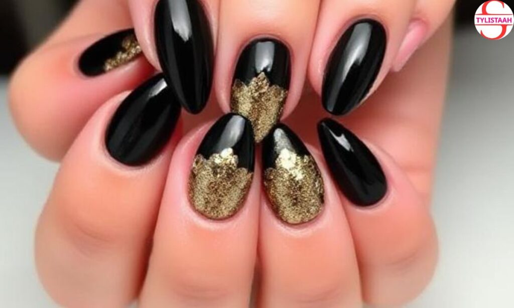 classy-black-and-gold-cocktail-nails
