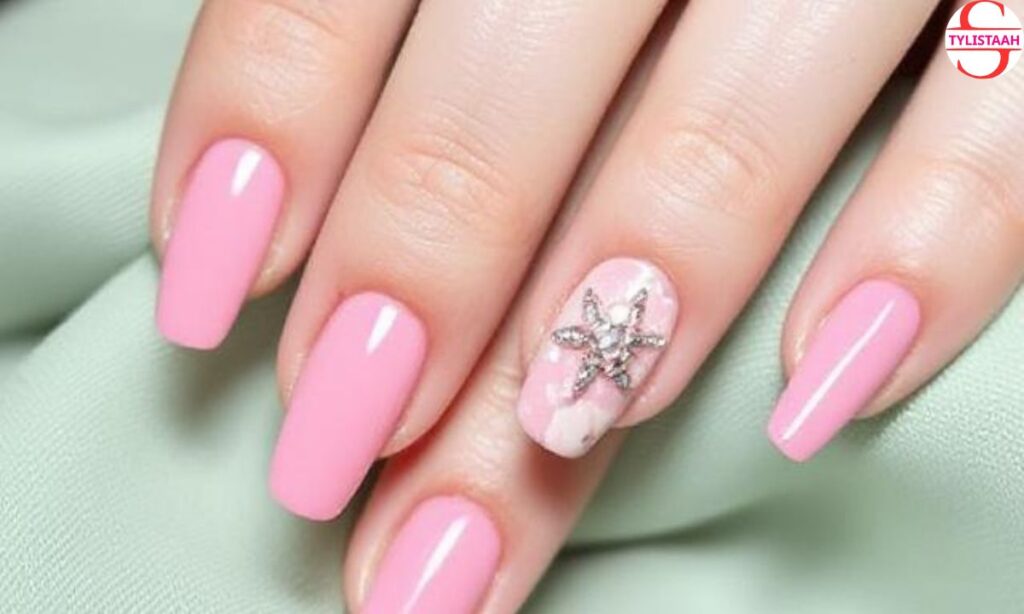 classy-pink-short-nail-design