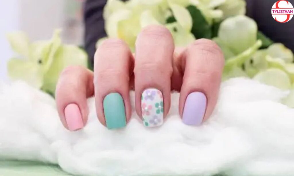 cute-pink-and-mint-floral-nails