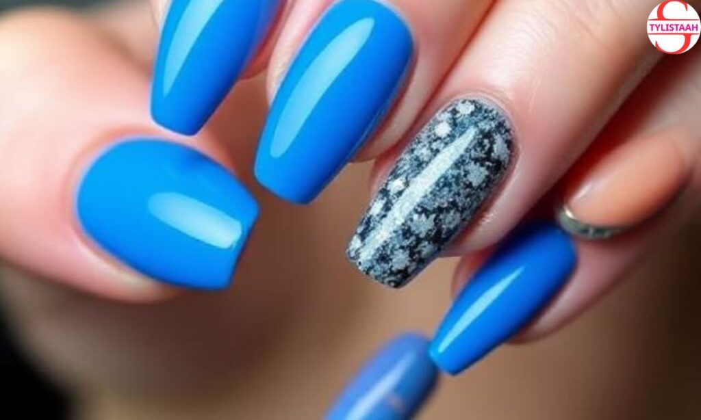 electric-blue-short-nails