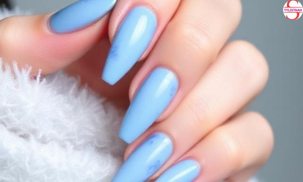 ice-blue-negative-space-nails