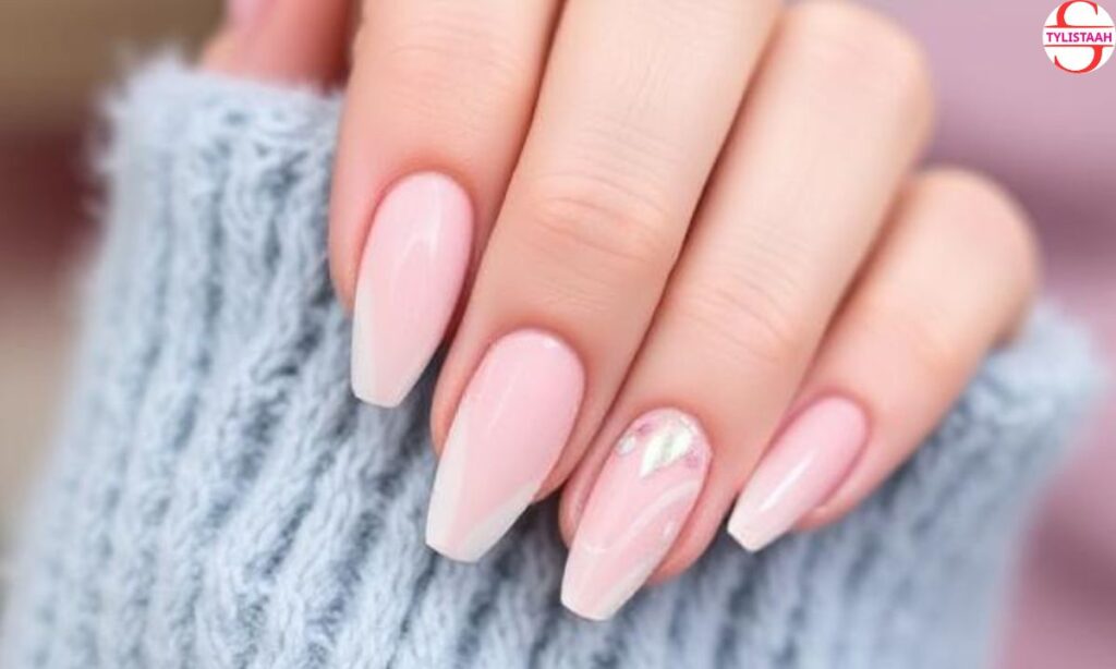 pastel-almond-nail-design
