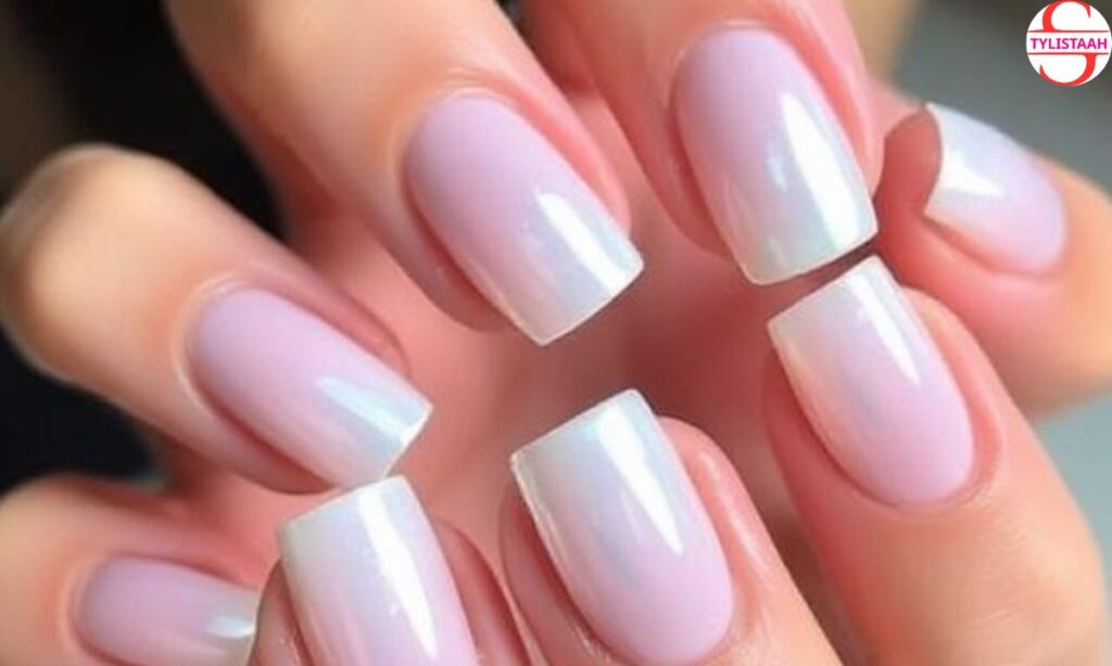 pearlescent-short-nails