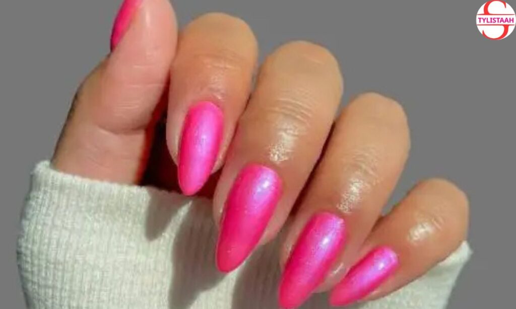 pink-barbie-short-aura-nails