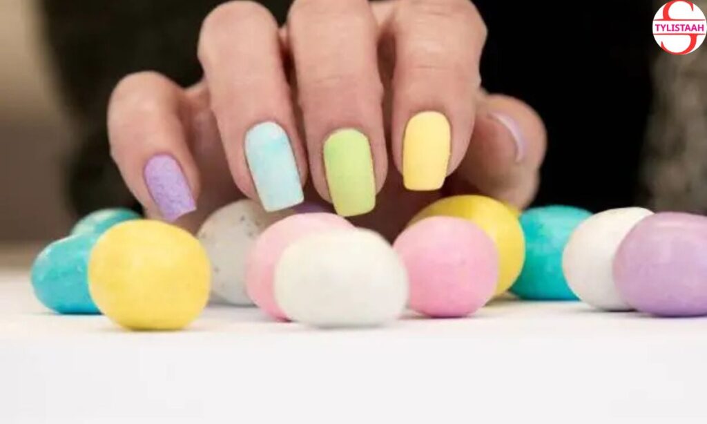 pretty-floral-spring-nail-art