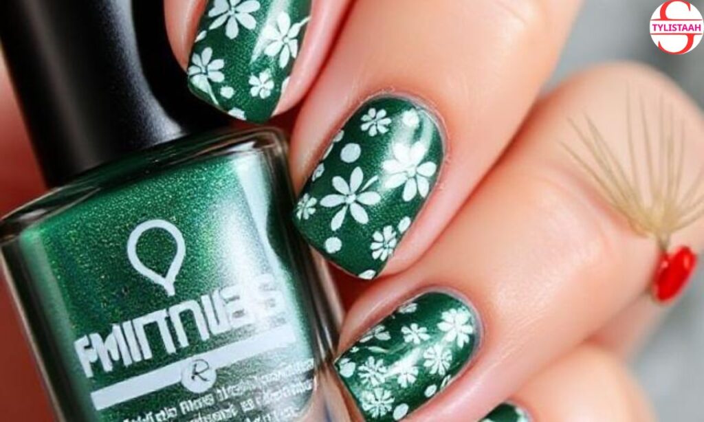 edelweiss-christmas-sweater-nail-art
