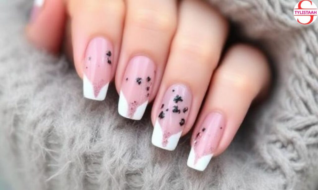 short-french-tips-with-a-winter-twist