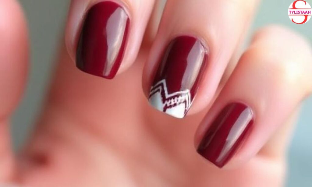 short-maroon-nail-art