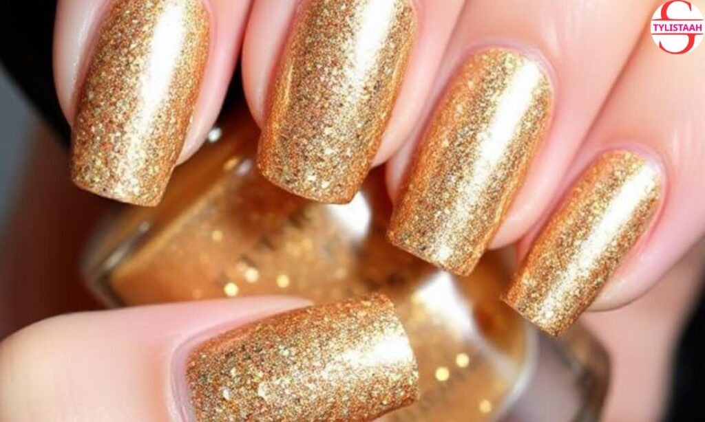 sparkly-gold-new-years-eve-nails