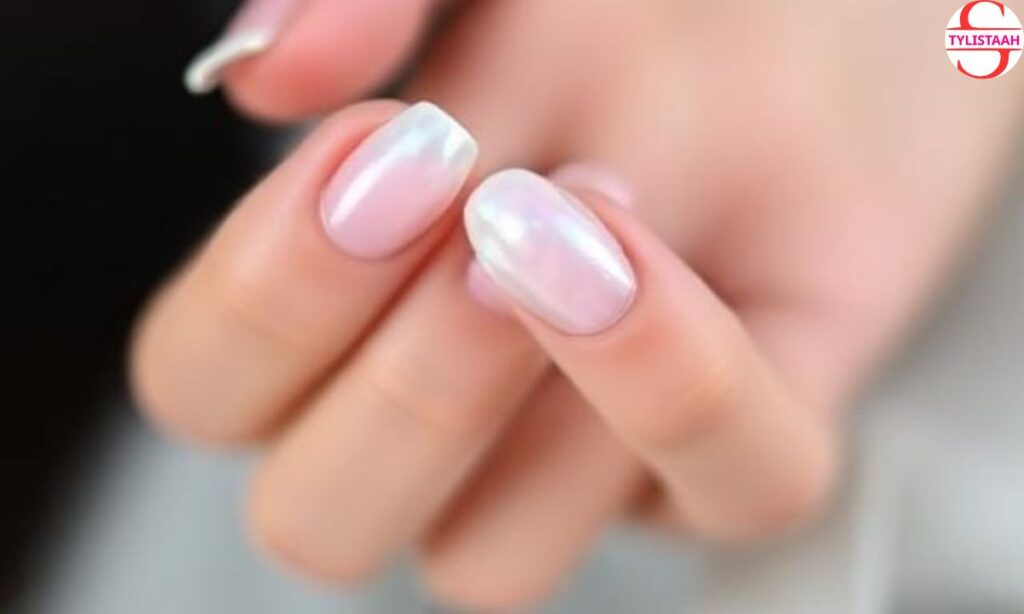 transparent-pearly-manicure