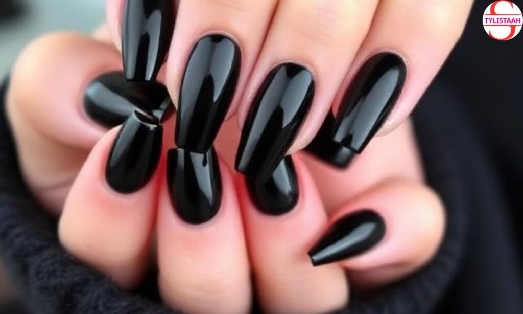 classy-black-french-tip-nails