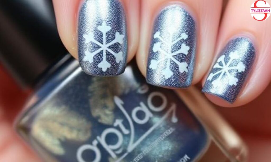 classy-snowflake-nails