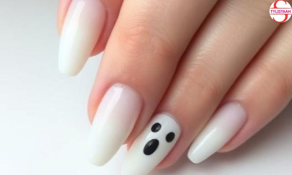 cute-ghost-short-nails