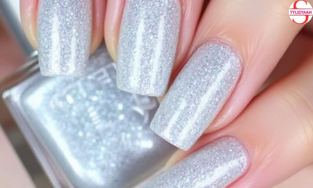 elegant-silver-glitter-frosty-nails