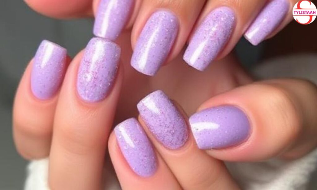 lavender-glitter-short-nails