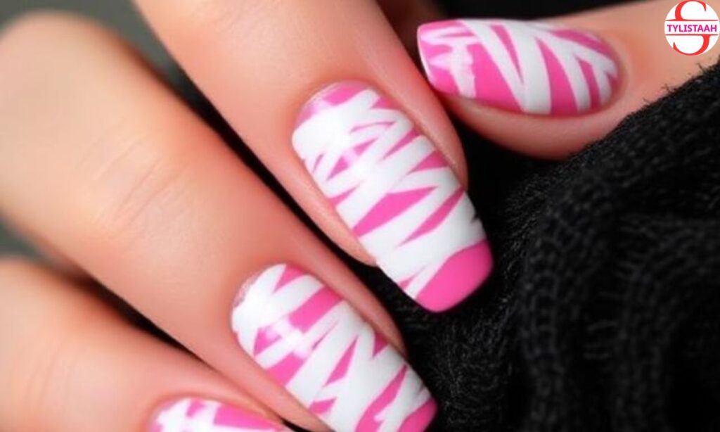 pink-mummy-halloween-nails
