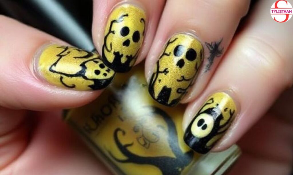 spooky-fall-nail-art