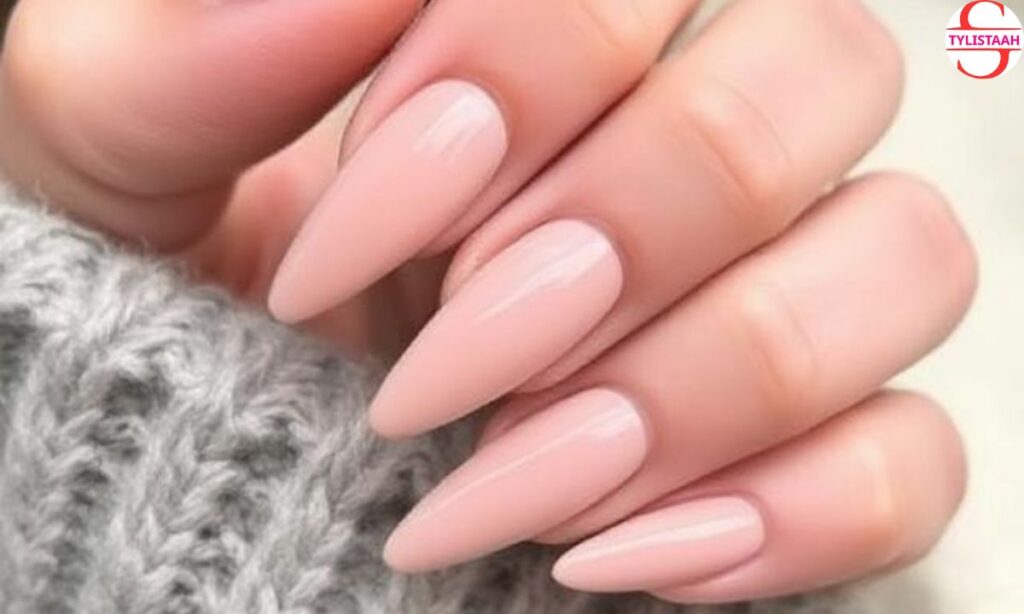 stylish-nude-almond-shaped-nails